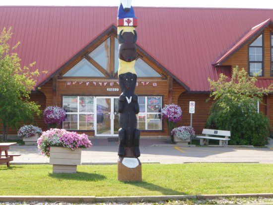 Mackenzie Crossroads Museum and Visitors Centre